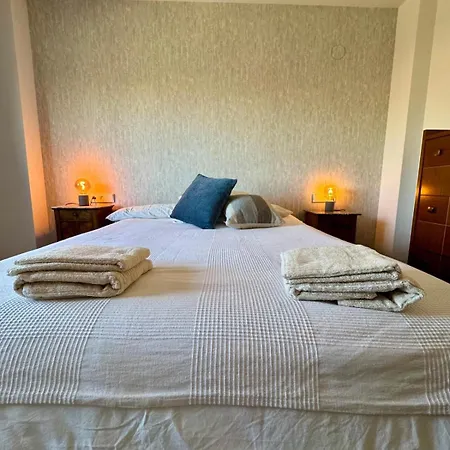 Casa Felipe Con 3 *